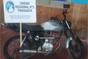 Tinogasta: Intent embestir a dos policas para escapar de un control vehicular y termin aprehendido