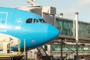 Aterriz el avin con los 244 argentinos que fueron evacuados de Israel