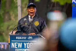 El estremecedor discurso del alcalde de Nueva York sobre las atrocidades de Hamas contra Israel