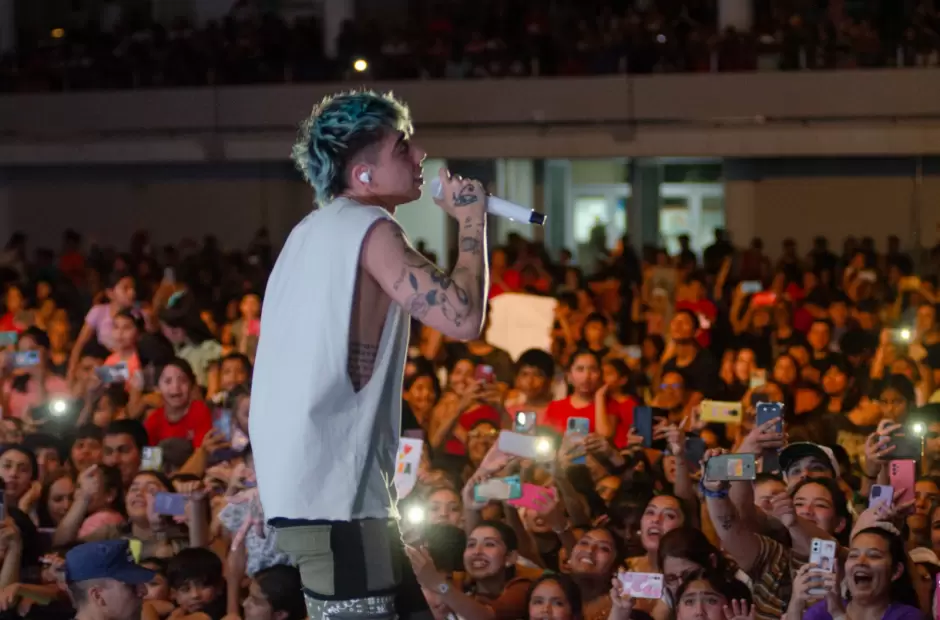 Luck Ra cerr el Festival del Ponchito