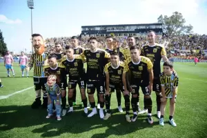 La final por el ascenso a la Liga Profesional ser entre Almirante Brown e Independiente Rivadavia