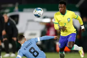 Hist�rico: Uruguay derrot� 2-0 a Brasil y le quit� el invicto en las Eliminatorias