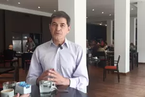 Jalil Colom� prometi� bajar los impuestos provinciales y simplificar las regulaciones si gana las elecciones