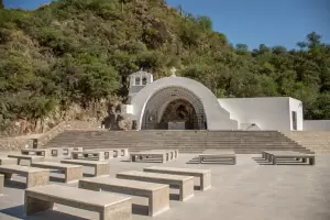 Arrestan a un joven por robar en La Gruta de la Virgen del Valle