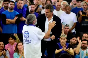 Massa cerr su campaa en Pilar: "El domingo decidimos si el trabajador tiene derechos o si es un esclavo"