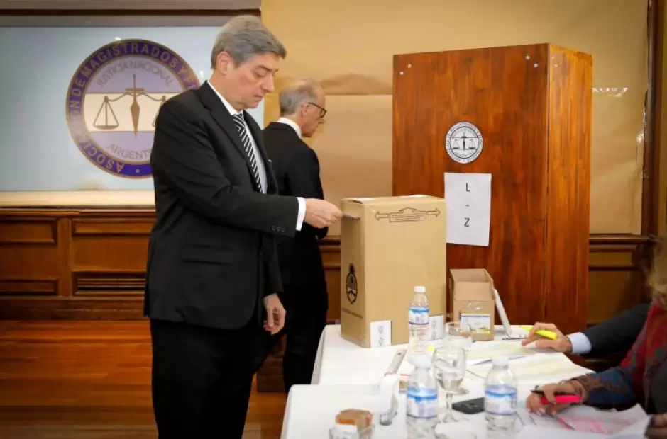 Rosenkranstz votando