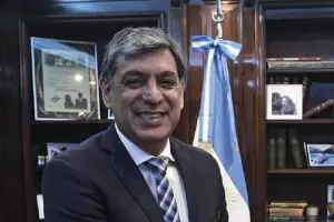 Conmocin por la carta del senador fueguino fallecido: engao amoroso entre su amigo y su esposa