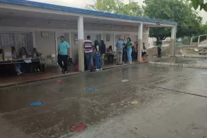 La lluvia sorprendi a los votantes en Ancasti