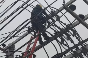 Ec Sapem repar una falla de la Estacin Transformadora del B 9 de Julio