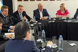 Massa est a una reunin con los gobernadores para definir la estrategia para el balotaje