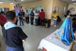 La Virgen visit el centro de salud del barrio Jess de Nazareth