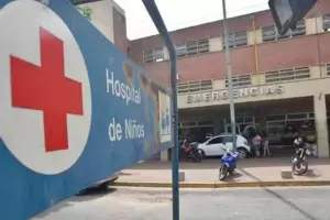 Confundi veneno para cucarachas con jarabe para la tos y se lo dio a su hija de 5 aos