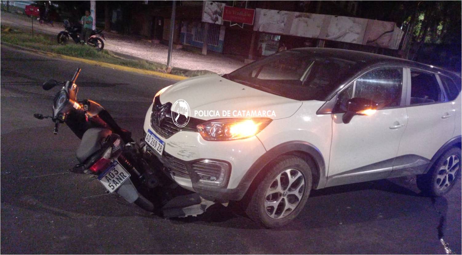 Un herido tras un choque entre una moto y una camioneta - La Unión Digital