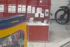 Robo millonario en pleno centro: se llevaron celulares de un local comercial