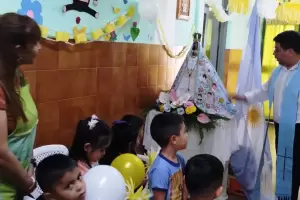 La Madre del Valle visit la Universidad y jardn maternal