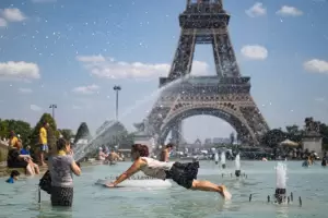 La curiosa medida que tomara Pars para combatir el aumento de las temperaturas