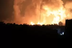 El Ejrcito de Israel bombarde 450 puestos de Hamas y tom el control de un complejo militar en Gaza