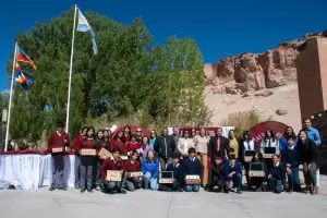 Centurin lanz una plataforma educativa y entreg becas y netbooks en Antofagasta de la Sierra