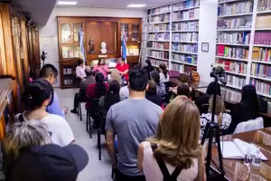 Se llev adelante la primera de las charlas por 40 aos de Democracia