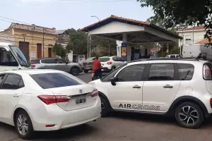 A pesar de las aclaraciones, siguen las filas en las estaciones de servicio