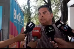 Reclamo de taxistas contra UBER: Se trabaja en un proyecto de prohibicin y habr una reunin el prximo lunes