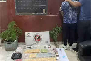 Detienen a tres personas, secuestran drogas y ms de 1 milln y medio de pesos