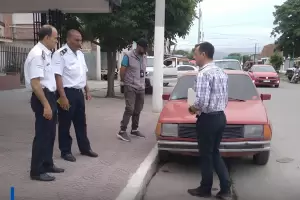 Un catamarque�o abandon� su auto en Tucum�n