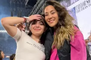 En qu momento termin al lado de ellas: la emocin de la swiftie que fue invitada por Jimena Barn a River