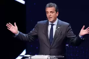 El Gobierno confirm que el dlar maana subir tres pesos y se mover 3% hasta fin de mes