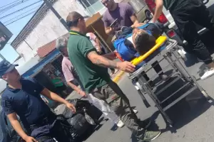 Un motociclista result lesionado tras un siniestro vial