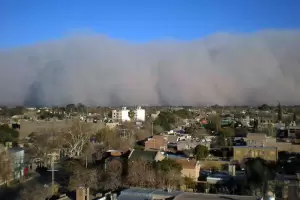 Rige una alerta amarilla por viento zonda en Catamarca