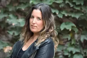 La escritora Agustina Bazterrica llega a Catamarca para presentar su novela "Las Indignas"