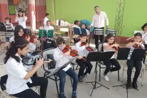 La orquesta del Ministerio de Educacin se present en dos instituciones educativas