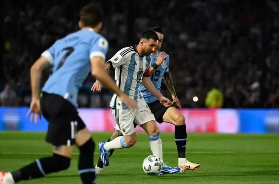 Batacazo en la Bombonera: Argentina cayó ante Uruguay y perdió el