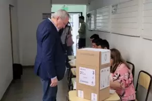 Dusso, el primero en votar: "Voy por la unidad nacional�