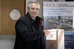 Vot Alberto Fernndez: "Es un da importante para la democracia que cumple 40 aos"