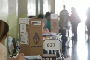 Cerraron los comicios con 76% de votantes del padrn nacional