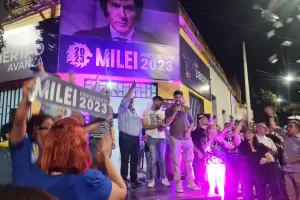 Malestar de libertarios debido a que se cortaron los accesos a la Plaza 25 de Mayo