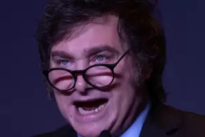 A das de asumir, el mandatario electo recibe amenazas: "Cuiden a Milei, el len no puede salir de esta"