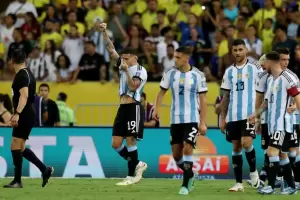 Tras la violenta represin en las tribunas, Argentina venci 1-0 a Brasil  y logr un triunfo histrico