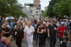 Multitudinaria "Marcha de las velas" pidiendo justicia por el crimen del ex ministro Juan Carlos Rojas