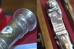 Cmo ser el bastn presidencial que tendr Javier Milei y el fake que circula en redes