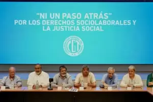 Fuerte advertencia de la CGT a Milei: "Si avanzan sobre los derechos sindicales, vamos a tomar medidas"