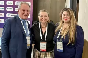 Dusso particip de la Cumbre del Litio