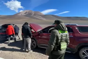 Rescataron a tres personas que quedaron varadas en Las Grutas