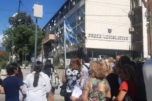 Judiciales se manifiestan frente a la Legislatura y anuncian ms medidas de fuerza