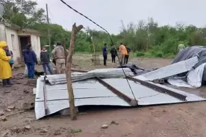Vecinos del norte de Santa Rosa siguen sin agua y luz: maana van al corte de ruta