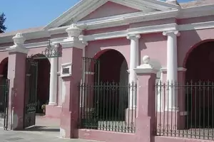 Cementerio Municipal: rompieron los vidrios de los nichos