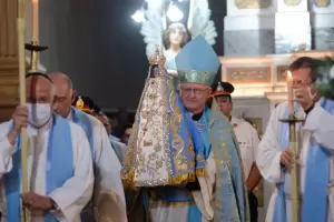 Al calor de los fieles, dieron inicio las celebraciones en honor a la Virgen del Valle