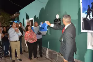 Emotivo acto de identificacin de la casa paterna de un hroe de Malvinas en Tinogasta